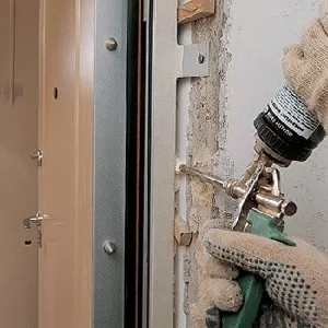Ремонт дверей в Москве,  установка дверей,  ремонт замков дверных