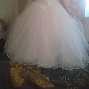 Прокат свадебных и вечерних  платьев 