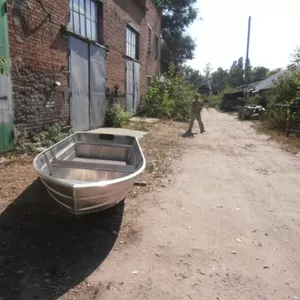 Продам новую алюминиевую лодку-болотоход. 
