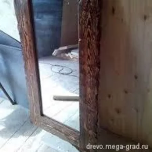 Зеркало в старинном переплете из дерева