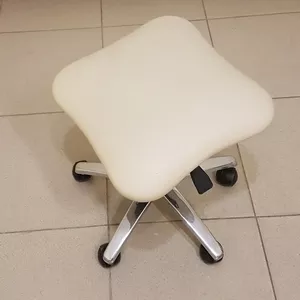 Продам  стульчик мастера  в Челябинске