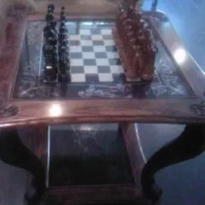 Продаю шахматный стол