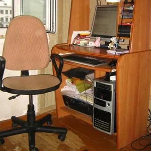 Продам компьютерные стол и стул. 